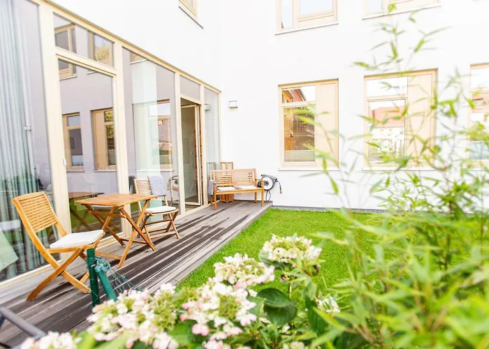 Eckhof Domizil - Grosszuegige Ferienwohnung Mit Kleinem Garten In Der Altstadt Von Gotha
