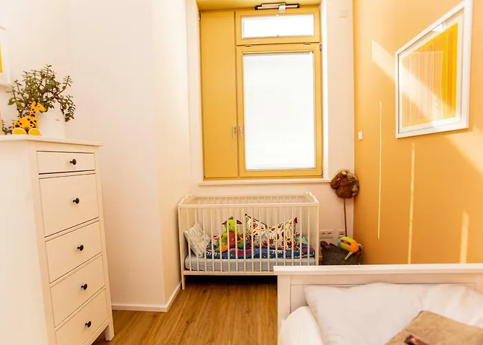 Eckhof Domizil - Grosszuegige Ferienwohnung Mit Kleinem Garten In Der Altstadt Von Gotha